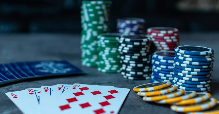 How to Play and Improve Your Poker Skill