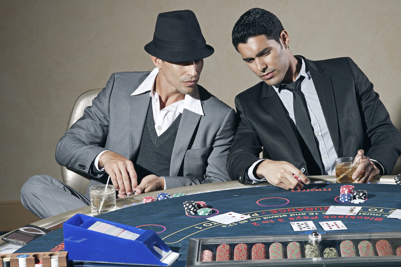 Ways to Become the Best Poker Player You Can Be