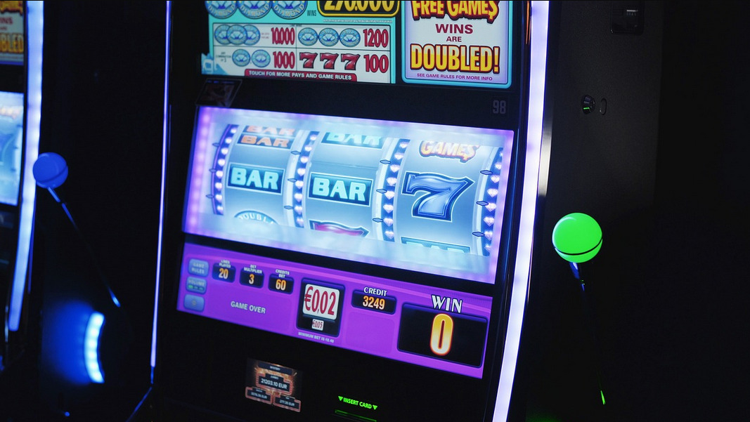 Tales of Monumental Wins in Online Slot Casinos